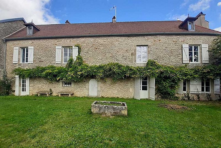 Gîte aux dormeurs du val à Esnoms-au-Val