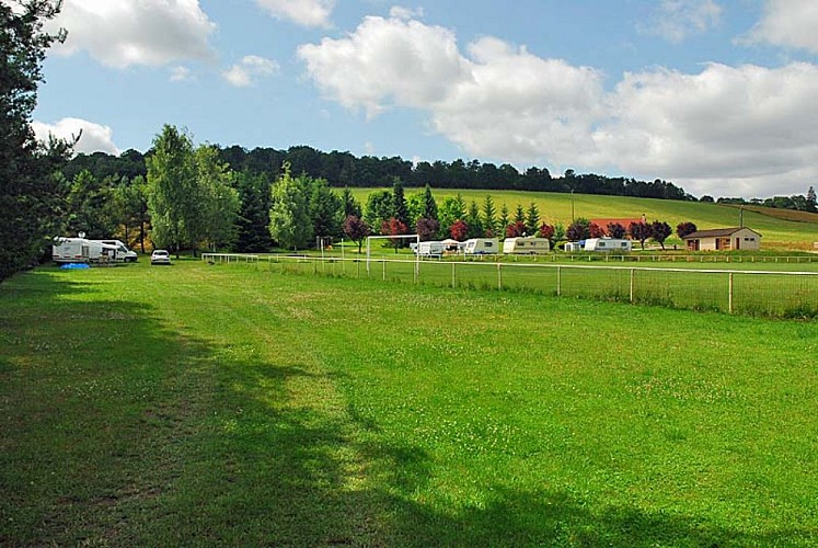 Camping les Charbonnières à Auberive