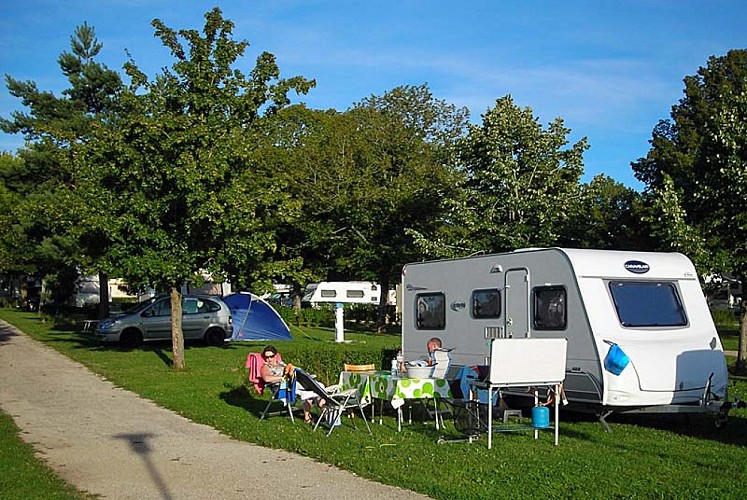 Camping du lac de Villegusien