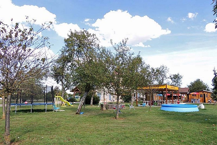 Camping de la Croisée à Flagey