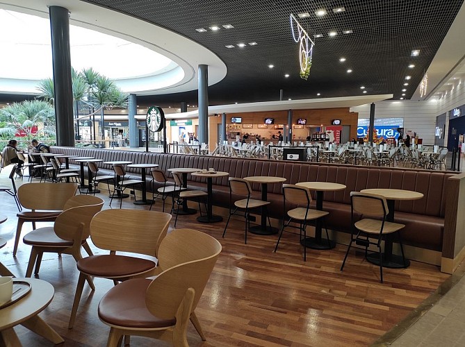 Starbuck - Lescar - les tables