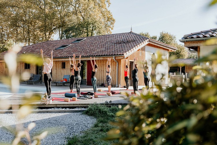 orgosse yoga outside