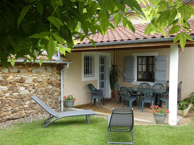 Terrasse du Gite de Jean 10402 à Horsarrieu avec les Gîtes de France Landes
