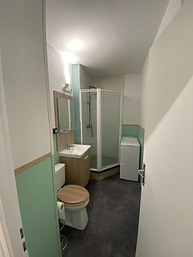 salledebain-meublé-stgeorges-1