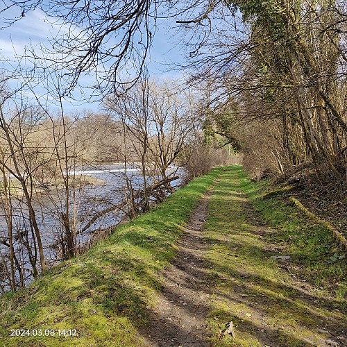 Le long de la Lanterne