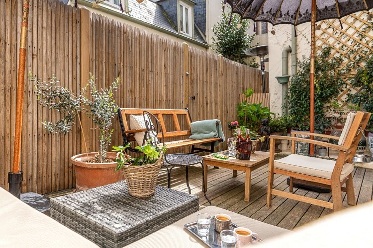 appart-hotel-townhouse-trouville-terasse-patio-jardin-BAB7267