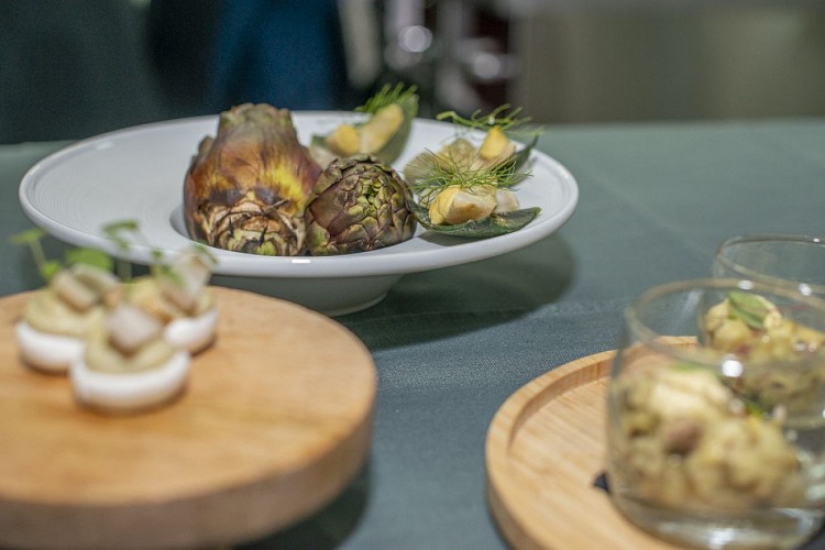 Restaurant table urbaine Logan Laug