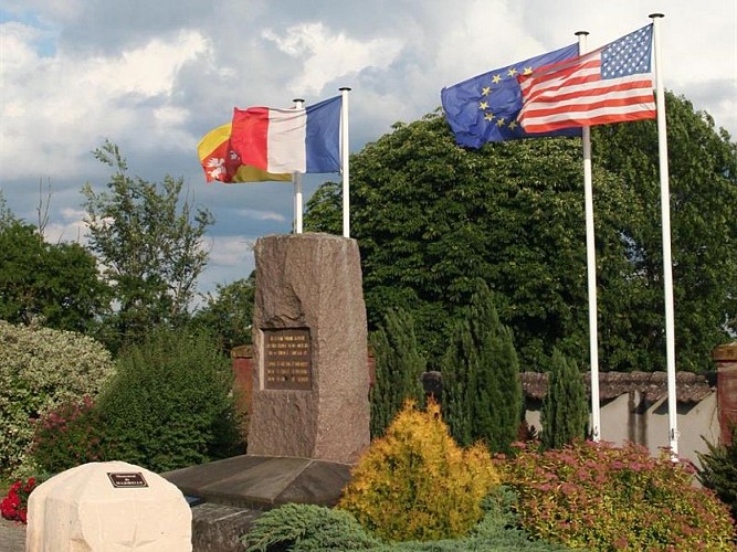 WAR MEMORIAL OF BATHELEMONT