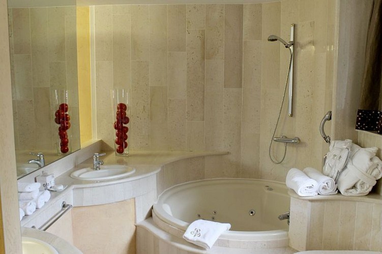 DAS CHATEAU D'ADOMENIL - LUXUSHOTEL