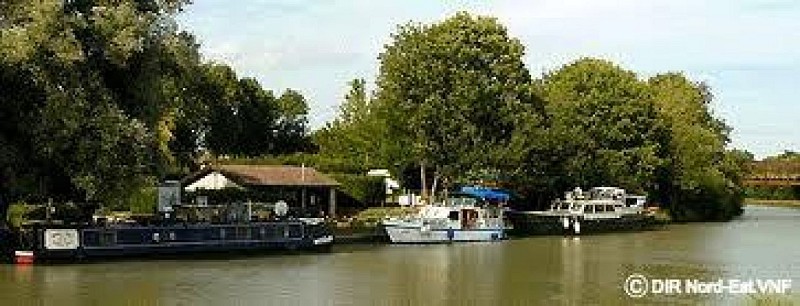 PORT DE PLAISANCE DE PARROY