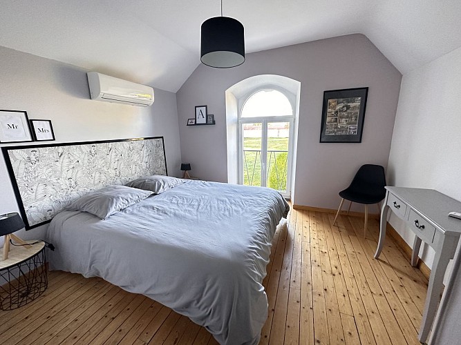 Meublé Thouvenot - "Au Premier"