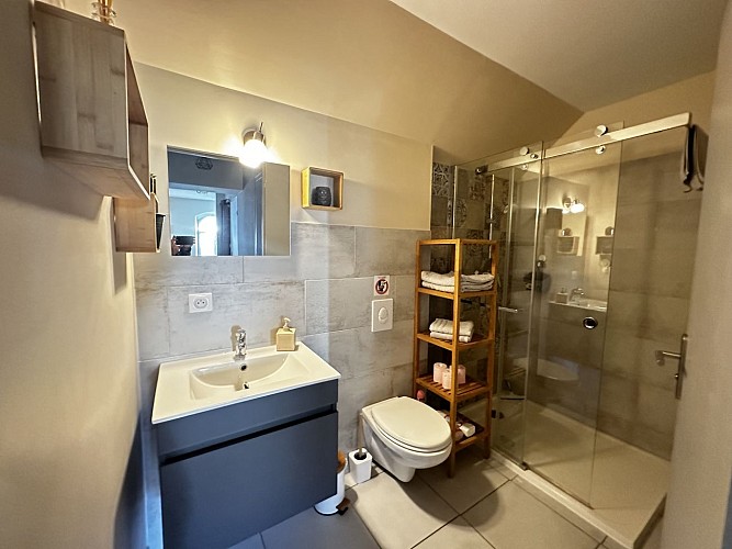 Meublé Thouvenot - "Au Premier"