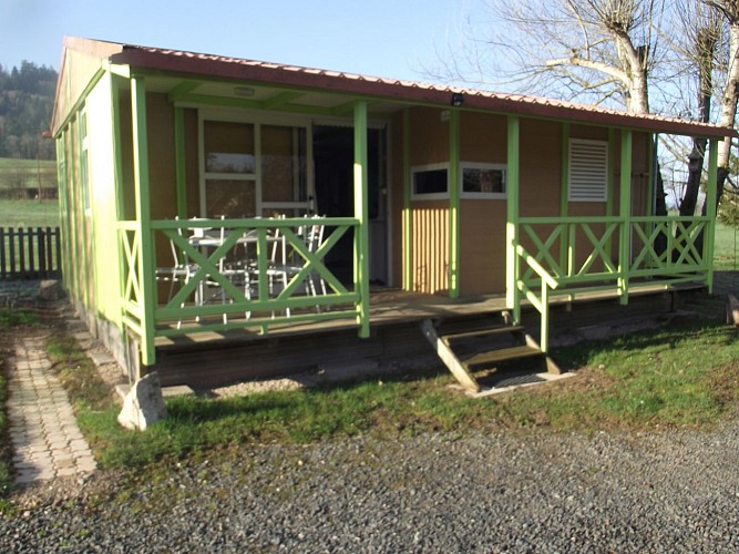  ' frêne' hébergement pour 5 personnes , 2 terrasses, complétement équipés comme ses voisins