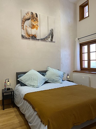 Chambre les Ecureuils: un lit double et 2 superposés pour les enfants