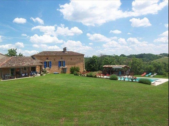 HLOAQU047V50KQH9-SALLES-TautyBas-photo