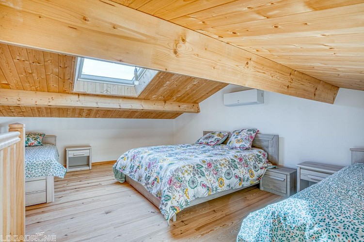 HLOAQU047V50KQI1-StEUTROPEdeBORN-VerrieJaune-photo10