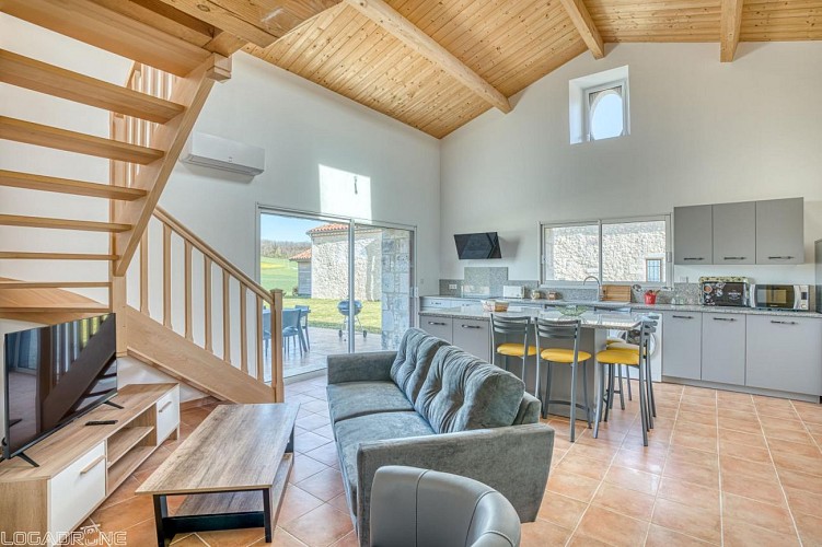 HLOAQU047V50KQI1-StEUTROPEdeBORN-VerrieJaune-photo1