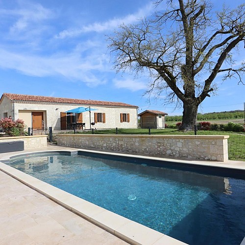 HLOAQU047V50KQIC-StEUTROPEdeBORN-VerrieRouge-photo15