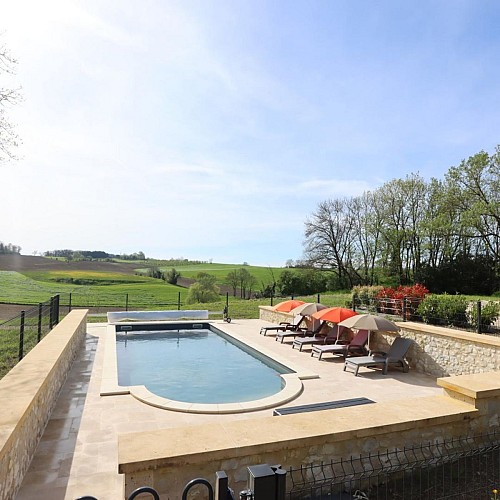 HLOAQU047V50KQIC-StEUTROPEdeBORN-VerrieRouge-photo14