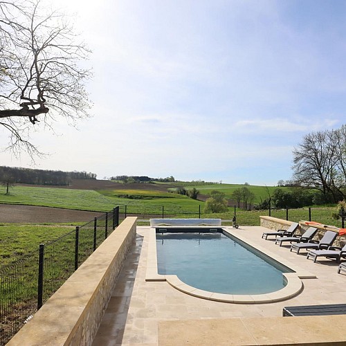 HLOAQU047V50KQIC-StEUTROPEdeBORN-VerrieRouge-photo17