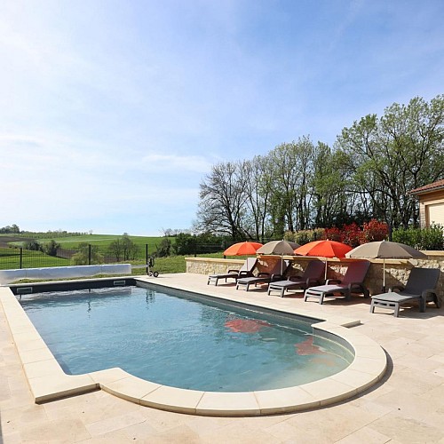 HLOAQU047V50KQIC-StEUTROPEdeBORN-VerrieRouge-photo16