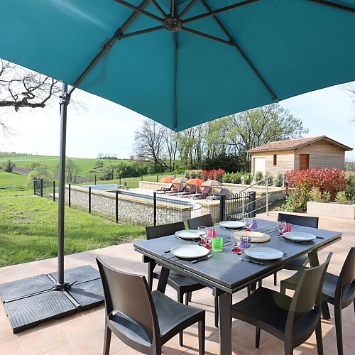 HLOAQU047V50KQIC-StEUTROPEdeBORN-VerrieRouge-photo12