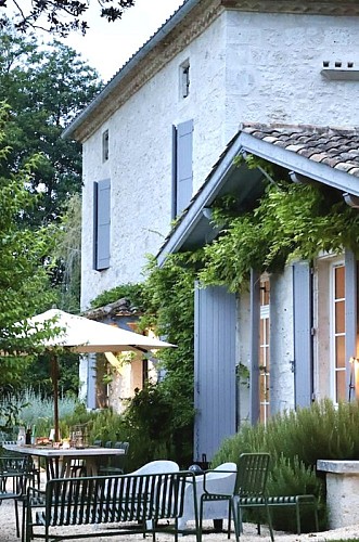 47-63179D38-4B19-4854-9080-AC83956734C7_1_201_a-min