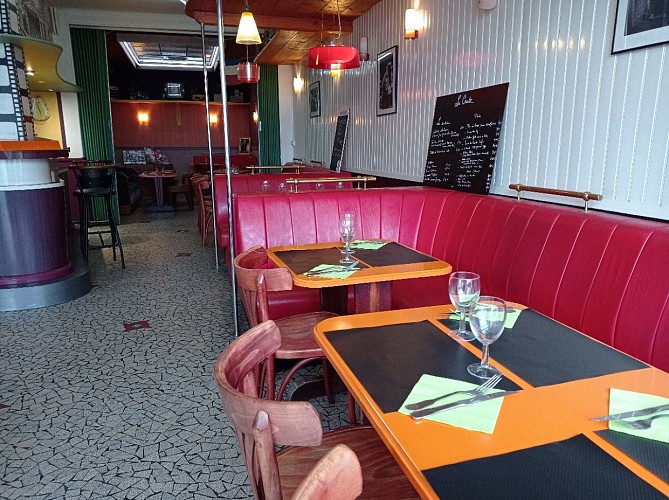 hotel-moderne-vire-normandie-brasserie 2