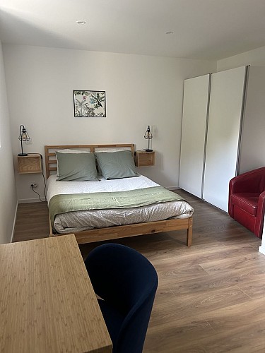 chambre rouge La Grange de Courbey