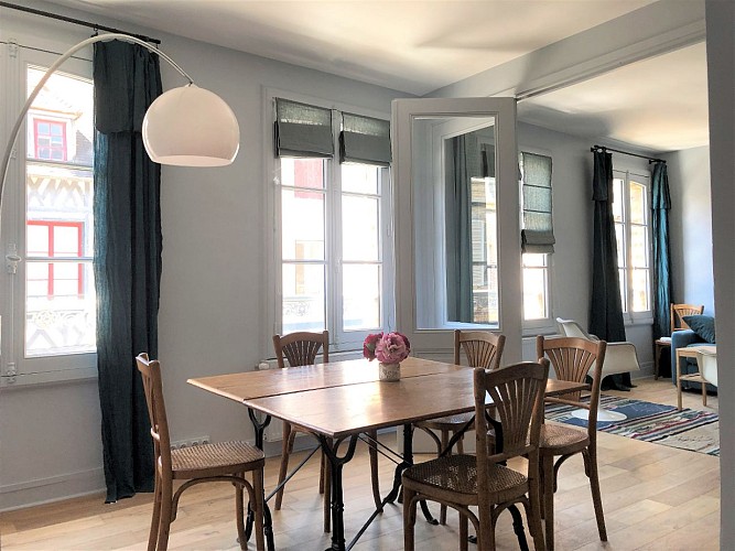 ANGE DU FOYER salle à manger