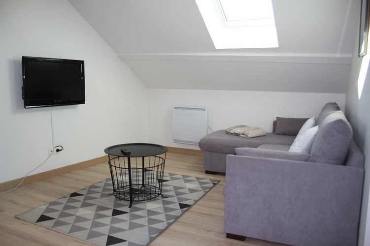 Mezzanine banquette-et-TV-lecteur-DVD-2