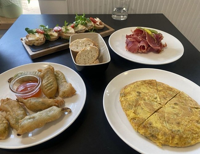 Assiette de Tapas 1 - BAR A TAPAS GOUAILLARDEU (©OTHB)