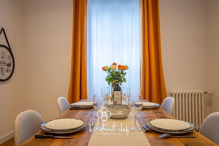 Salle à manger vue 2