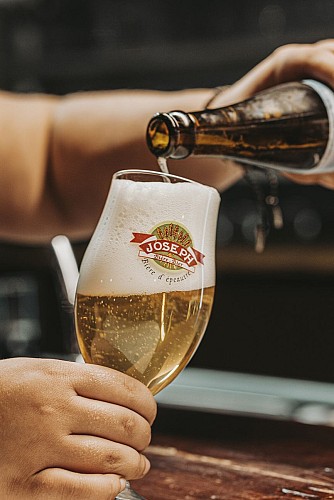 Chez l'Père Sarrasin