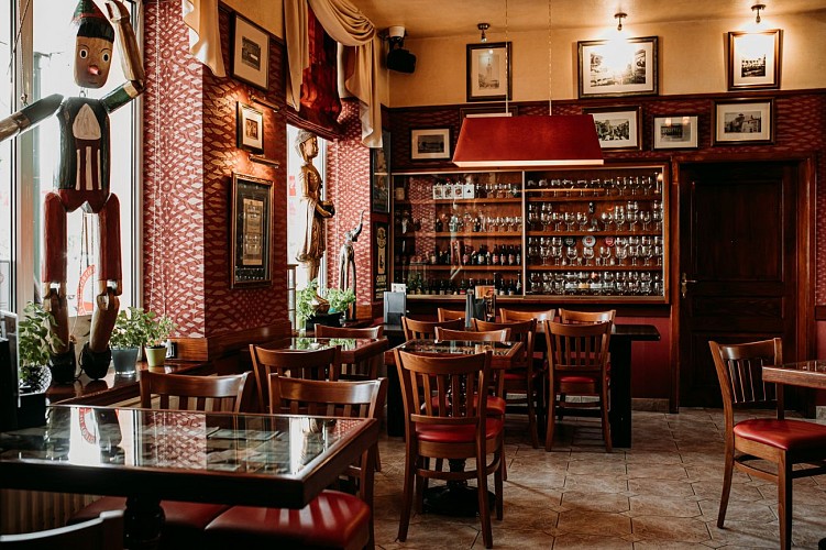 Salle de la Brasserie du Casino à Chimay
