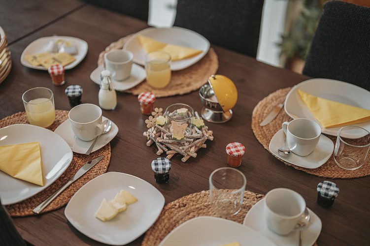 Frühstück "Au Savary" in Petigny