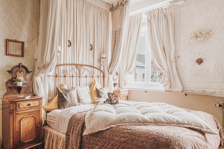 Bedroom at Petit Chapitre in Chimay