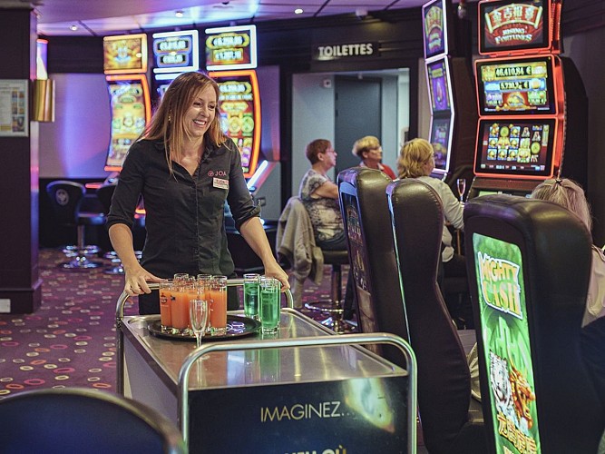 casino-JOA-personnel-service-Credit-Gaetan-CLEMENT