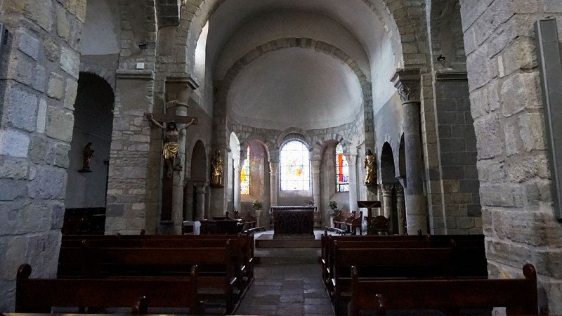 L'abbatiale Saint-Pierre et ses bâtiments conventuels