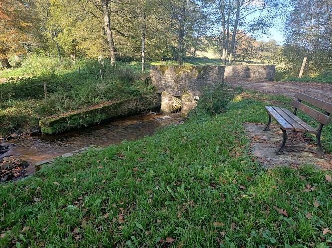 Aire pique-nique Saint-Jouvent (2)