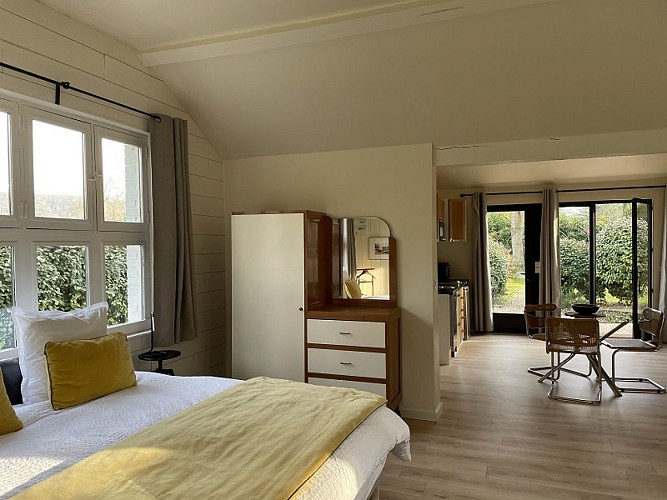 Lanterne - Vue de la chambre et de la salle à manger