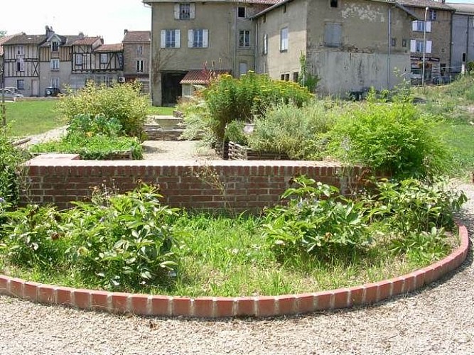 Jardin Jeanne d'Albret, d'inspiration médiévale_1