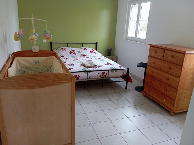 Gîte les Hirondelles à Lénault - chambre RDC