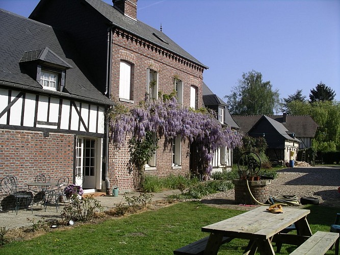 Chambres d'hôtes Git'ane evasion_façade 2_LE BEC-THOMAS