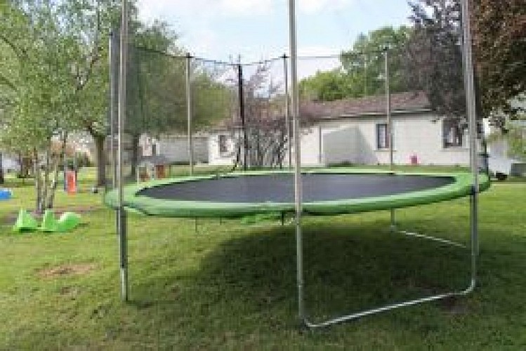 1037