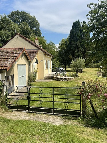 Gite la maison du garde chasse_St Berain sous sanvignes