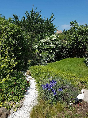 notre joli jardin avec vue sur le chateau de Kintzheim