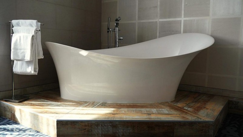 notre baignoire chambre 13 Chambre double de l'Hôtel le Dormeur-Schloffer à Dorlisheim