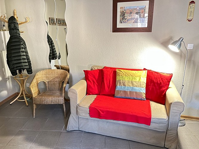 salon séjour agrémenté d'une cuisine équipée