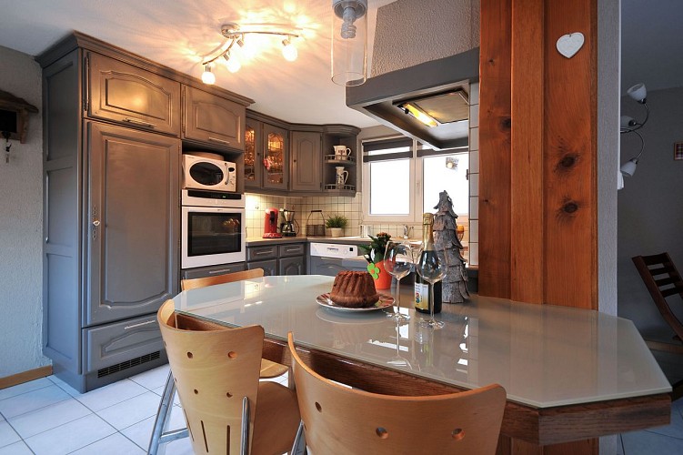 cuisine ouverte sur la pièce à vivre